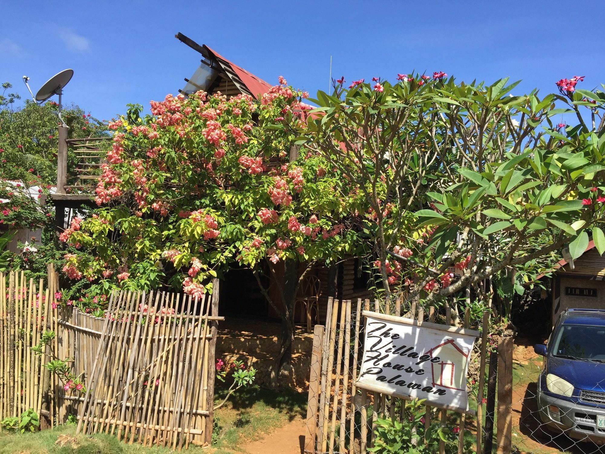 The Village House Puerto Princesa Exteriör bild